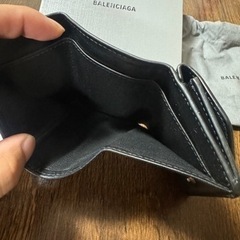 バレンシアガ三つ折り財布