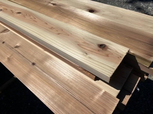 【特価品】杉 4000×30×120(mm) 33本セット。デッキ、下地、DIYなどに。在庫200本ありますので複数の方へ販売できます。