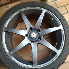ベルサス カンピオナート 18インチ 215/45 セレナにて使用