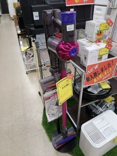 J7278　dyson　ダイソン　サイクロンコードレスクリーナー　SV07　簡易クリーニング済【リユースのサカイ柏店】