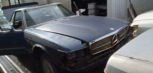 メルセデス―ベンツ107-500SLリサイクル部品取り車体