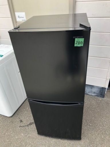 NO 280 福岡市内配送設置無料✨ 2021年　アイリスオーヤマ 冷蔵庫 142L 小型 一人暮らし 幅50cm 大容量 冷凍室 静音設計 省エネ基準達成率103% 右開き ブラック IRSD-14A-B