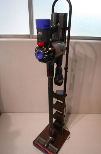 【配送出来ます】DYSON v7 slim  純正アタッチメント スタンド付き（近くなら配送も可能です。宅配もお問合せ下さい）