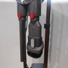 【配送出来ます】DYSON v7 slim  純正アタッチメント スタンド付き（近くなら配送も可能です。宅配もお問合せ下さい）