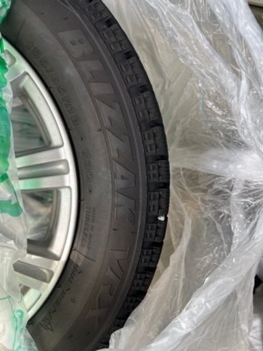 スタッドレスタイヤ　ブリザック　軽自動車用