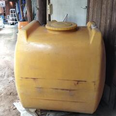 タンクローリー1000L