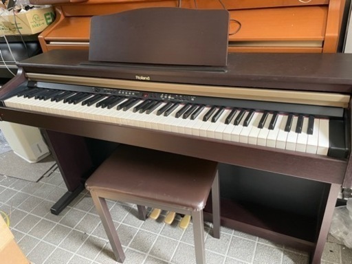 中古美品、Roland 電子ピアノ HP-2 D-Mペダル3つ•椅子付 ローランド電子ピアノ