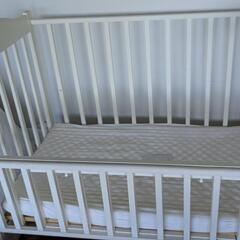 ベビーベッド　白