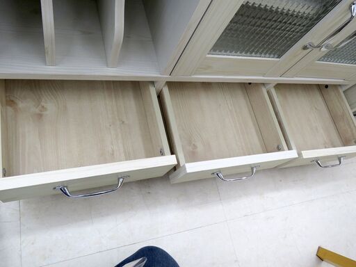 北海道 千歳市/恵庭市 近郊配送 カリモク 安から 電話台 収納家具 店頭で