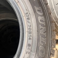 スタッドレスタイヤ　175 /70R14   バリ山　