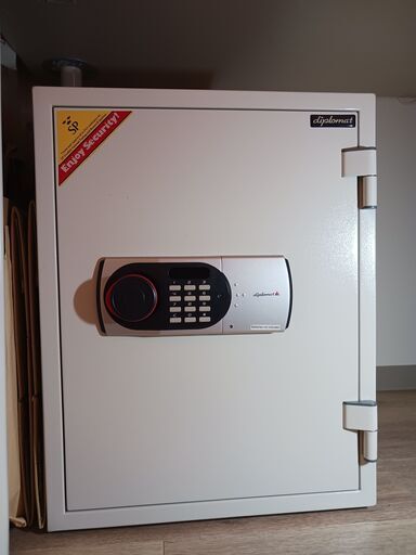 ディプロマット　耐火金庫　新品同様