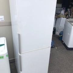 NO 282 ?福岡市内配送設置無料✨? AQUA アクア 冷蔵庫 275L・右