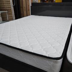 ☆ダブルベッド/マットレス/ゆったり/フレーム・エナメル調/コンセント