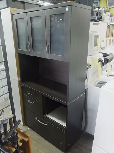 SALE中につき、通常特価19,778円より5,000円引きの14,778円!　NITORI　ニトリ　3ドアキッチンボード　コパン　90KB-DBR3　食器棚　食器収納　キッチン収納　レンジボード　ダークブラウン
