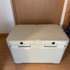 【中古】YETI Tundra 45 イエティ タンドラ クーラーボックス ホワイト/タン