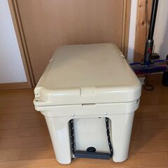 【中古】YETI Tundra 45 イエティ タンドラ クーラーボックス ホワイト/タン
