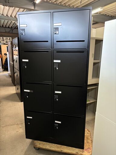 井上金庫　8人用ロッカー
