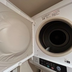 ⭐︎最後の値下げ⭐︎2022年製⭐︎DE-N60WV⭐︎6㎏⭐︎日立衣類乾燥機⭐︎日立乾燥機スタンド（ぴったりスタンド）付き⭐︎