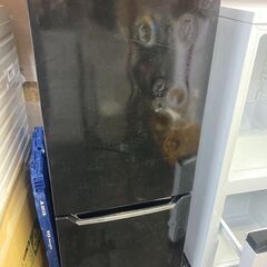 ☆中古￥11,800！Hisense　150㍑2ドア冷蔵庫　家電　2021年製　HR-D15CB型　幅48㎝ｘ奥行60㎝ｘ高さ123㎝　【BG132】
