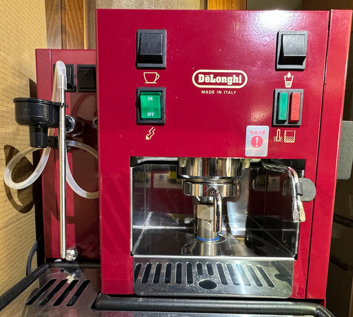 デロンギ 業務用ポッド式カプチーノ・エスプレッソマシーン 220【動作確認済】【さらに値下げしました】