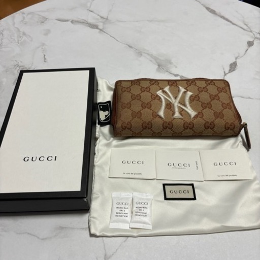 GUCCIヤンキース長財布