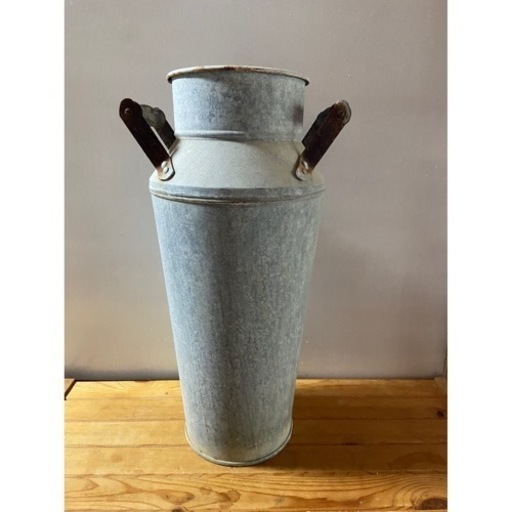 アンティーク風 大型ブリキ製ミルク缶 2個セット レトロ インテリアに