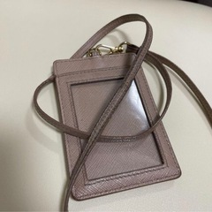 PRADA社員証入れ