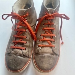 セリーヌや、アグ、ガガミラノなど、せどりしてる方やフリマサイトなど