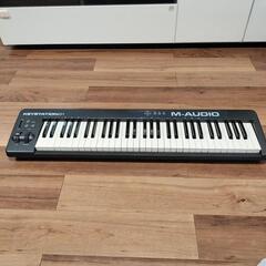 M-AUDIO　KEYSTATION61　ペダルあり