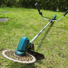 マキタ 充電式草刈機 MUR190UD　本体のみ