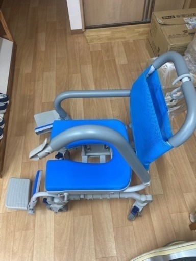 ウチエ折りたたみ式 シャワー 入浴用車椅子 シャワースカールC 98000円