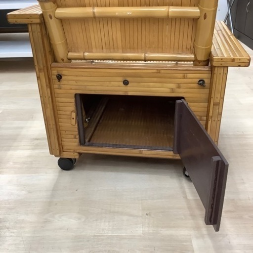 梅里竹芸　健康椅子　竹製　椅子　キャスター付き 梅里竹芸 健康椅子 一人掛け 竹製 収納スペース有 キャスター付 竹の