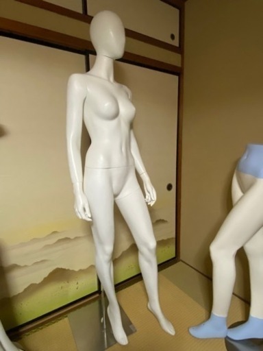 女性マネキン全身直立ポーズ
