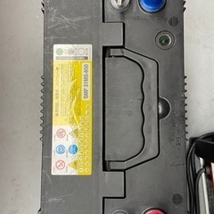 【値下げ】バッテリーチャージャー、１１５Ａバッテリー　２個セット