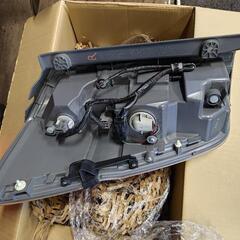 ステップワゴン右テールレンズ