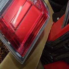 ステップワゴン右テールレンズ