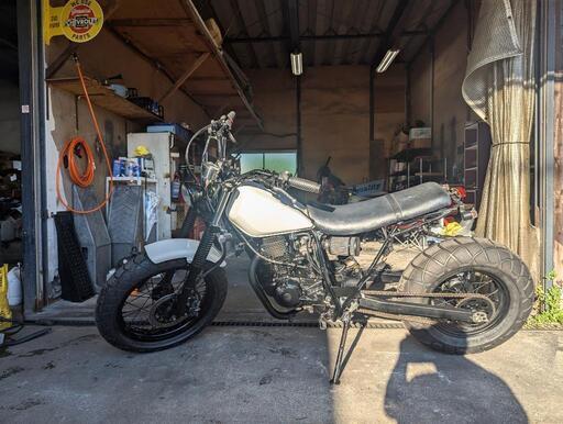 ヤマハ　TW200E 整備済み車両　タイヤ前後新品
