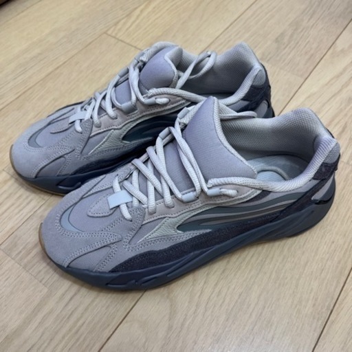 【取りに来れる方】 adidasイージーブースト700　スニーカー
