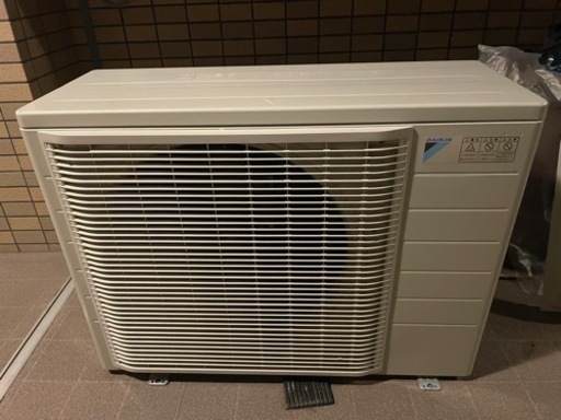 壁埋込み形エアコン\n