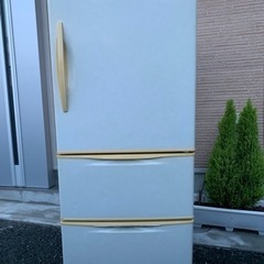 配送無料‼️当日配送‼️ サンヨー 3ドア コンパクトなのに大容量 冷蔵庫 250L🏅 清掃済み✅　洗濯機　も出品　✨　兵庫　京都　大阪　奈良　和歌山　滋賀　🔹　　　