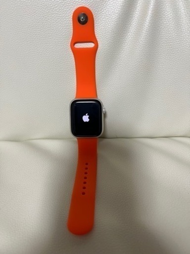 激安　Apple Watch 8 GPSモデル　45mm スターライトアルミ