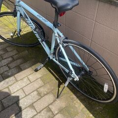 リサイクルショップどりーむ荒田店 No1364 自転車　クロスバイク　Air-on　お洒落なサックスブルー　人気のクロスバイク　ギア切り替え前後２１段変速　