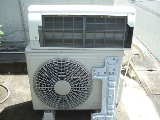 早い者勝ち　7月28日まで激安価格。白くまくん　RAS-KW40G2　14畳　お掃除ロボ機能搭載