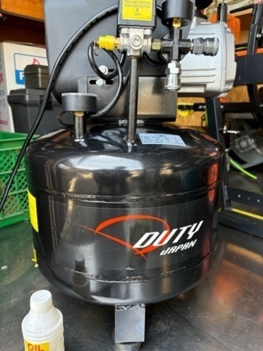 DUTY JAPAN コンプレッサー　横型３馬力４０Ｌ 作動品エアーコンプレッサー