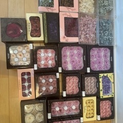 プリザーブドフラワー花材未使用24箱＋使用済み32箱