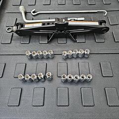 【受付終了】ヤリスクロス用スタッドレスタイヤ&ホイール&ナット&純正ジャッキ