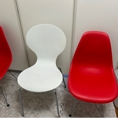 赤椅子2脚