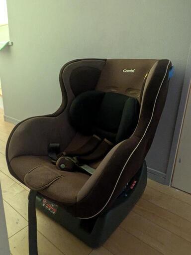 COMBIチャイルドシート