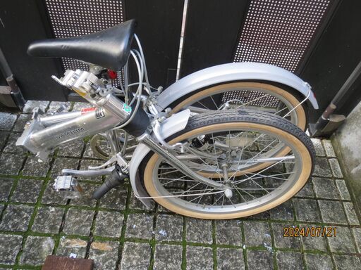 折り畳み式自転車、オールアルミ製、軽量２０インチ、シマノ５段変速機付き