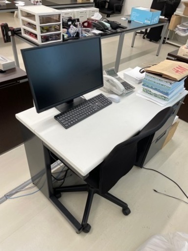 【引取り者様決定しました】緊急! （7/25）　事務所内物品一式　オフィス用品　全て　まとめ売り　写真の物以外にもあります